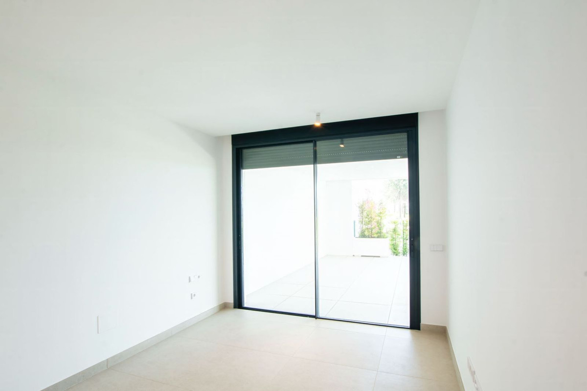 Se vende Apartamento Planta Baja de 3 dormitorios en Costa Del Sol, Málaga, España