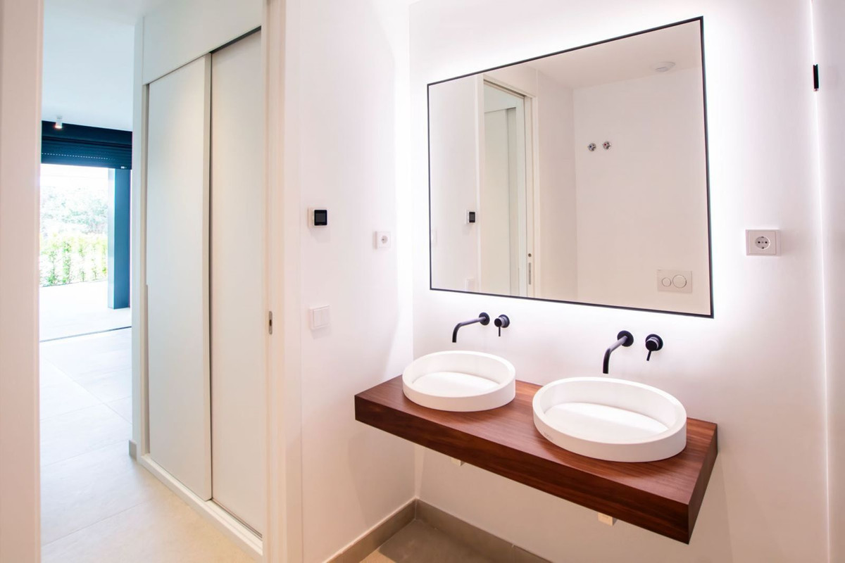 Se vende Apartamento Planta Baja de 3 dormitorios en Costa Del Sol, Málaga, España