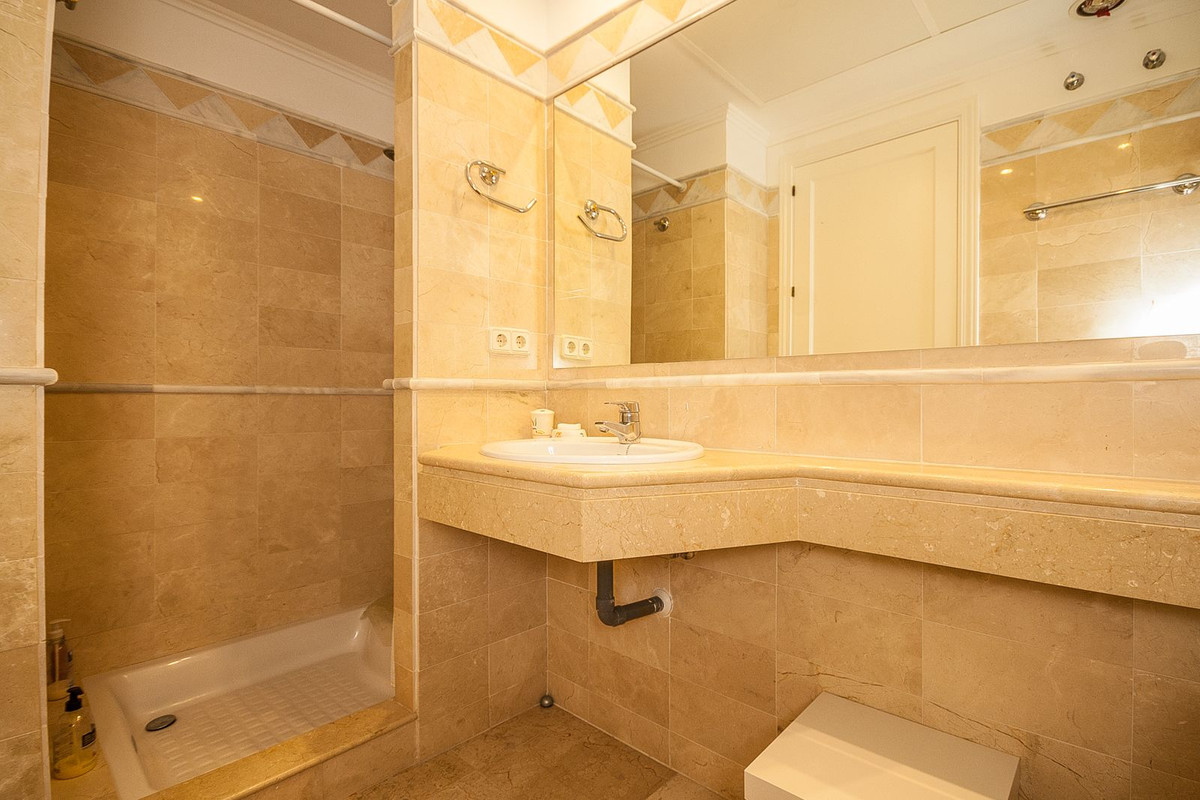 3 Bed Apartment for sale in Elviria Costa Del Sol, Málaga, Spain