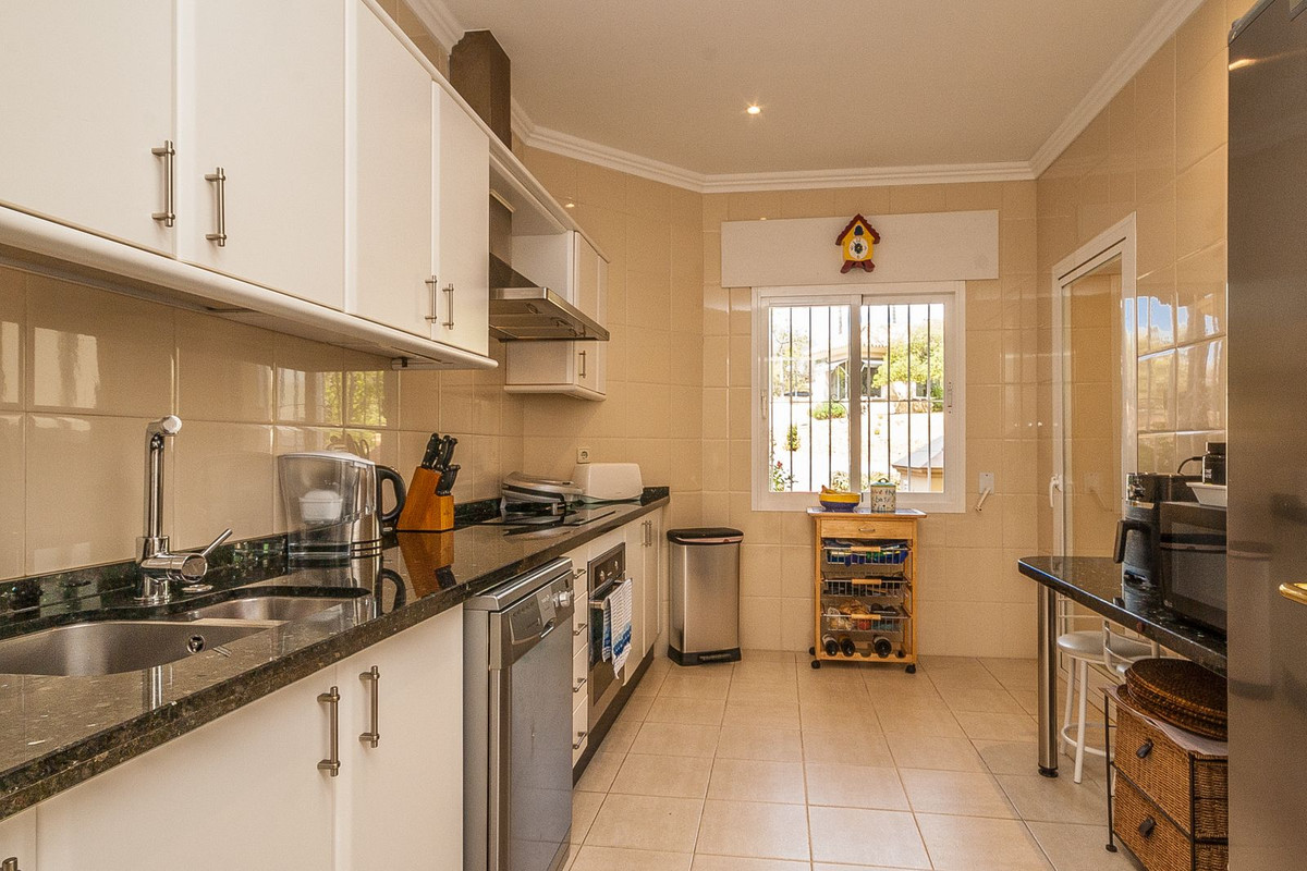 3 Bed Apartment for sale in Elviria Costa Del Sol, Málaga, Spain