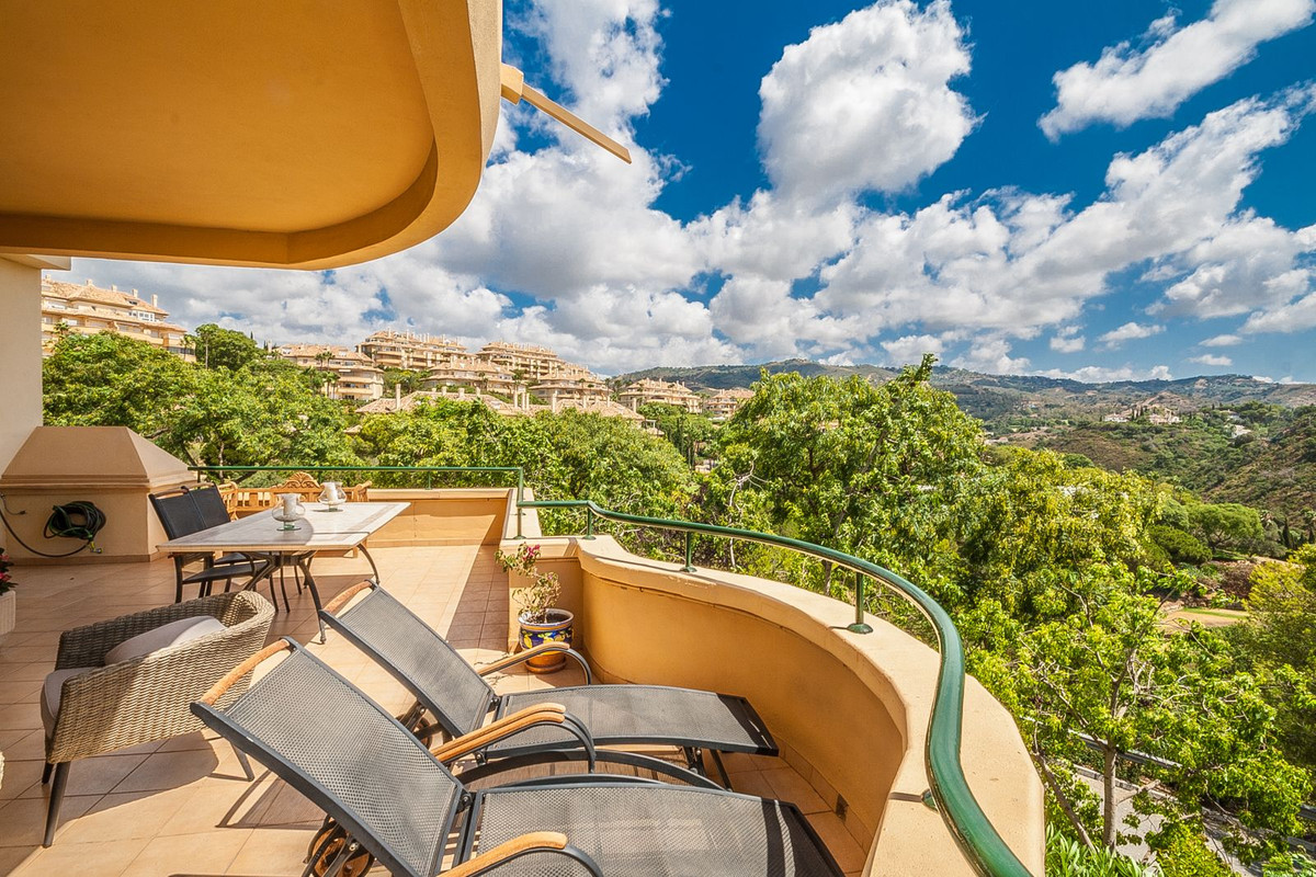 3 Bed Apartment for sale in Elviria Costa Del Sol, Málaga, Spain