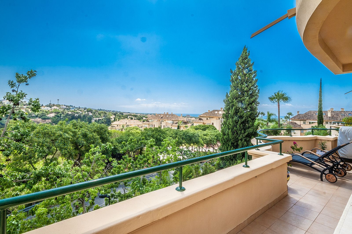 3 Bed Apartment for sale in Elviria Costa Del Sol, Málaga, Spain