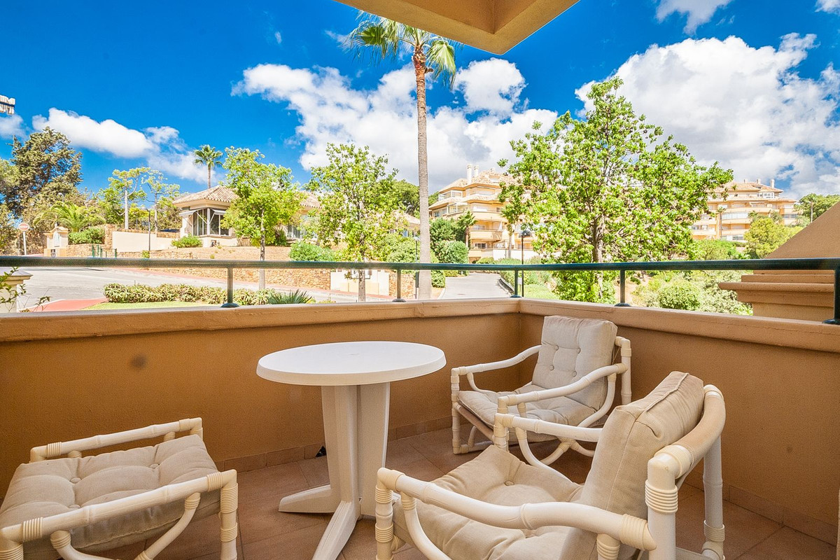 3 Bed Apartment for sale in Elviria Costa Del Sol, Málaga, Spain