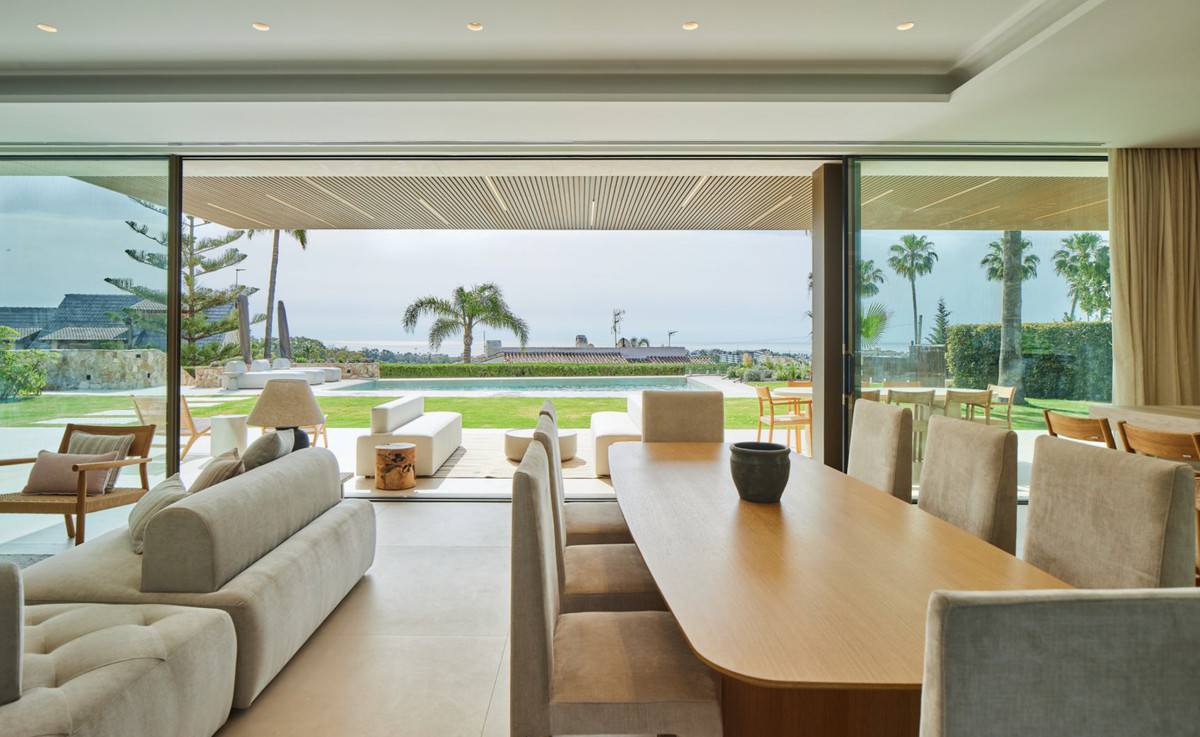 Se vende Villa - Chalet de 5 dormitorios en Málaga Ciudad, Málaga, España