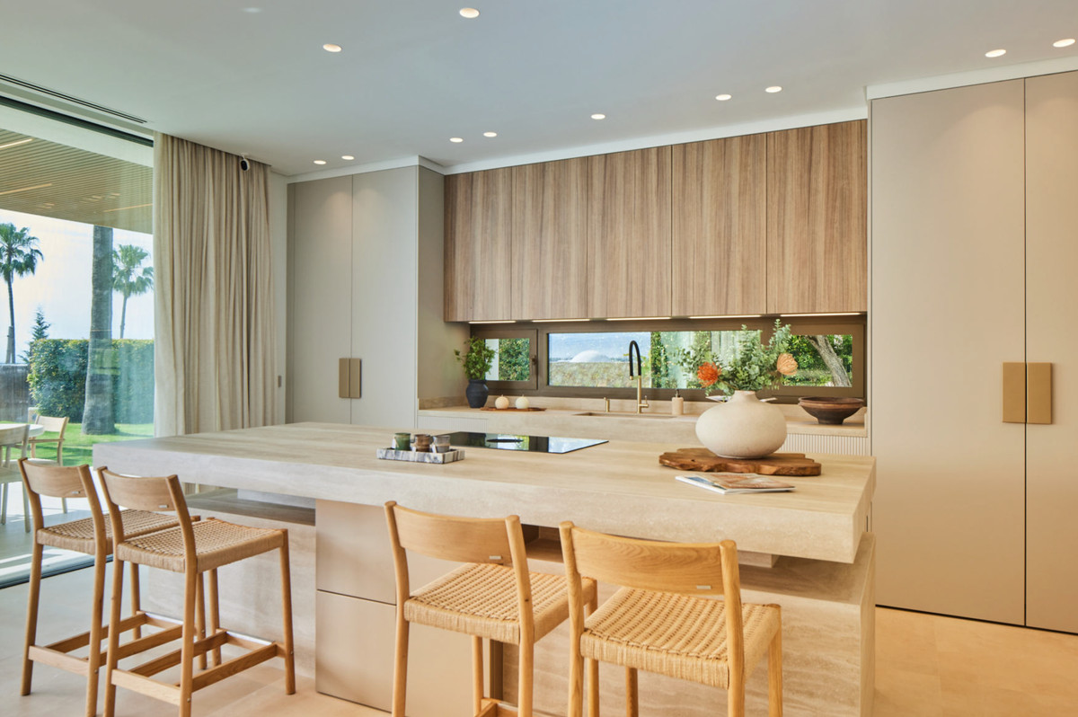 Se vende Villa - Chalet de 5 dormitorios en Málaga Ciudad, Málaga, España