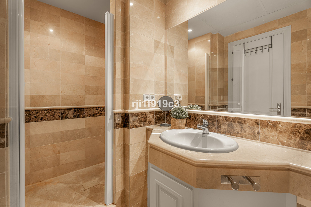 3 Bed Apartment for sale in Elviria Costa Del Sol, Málaga, Spain