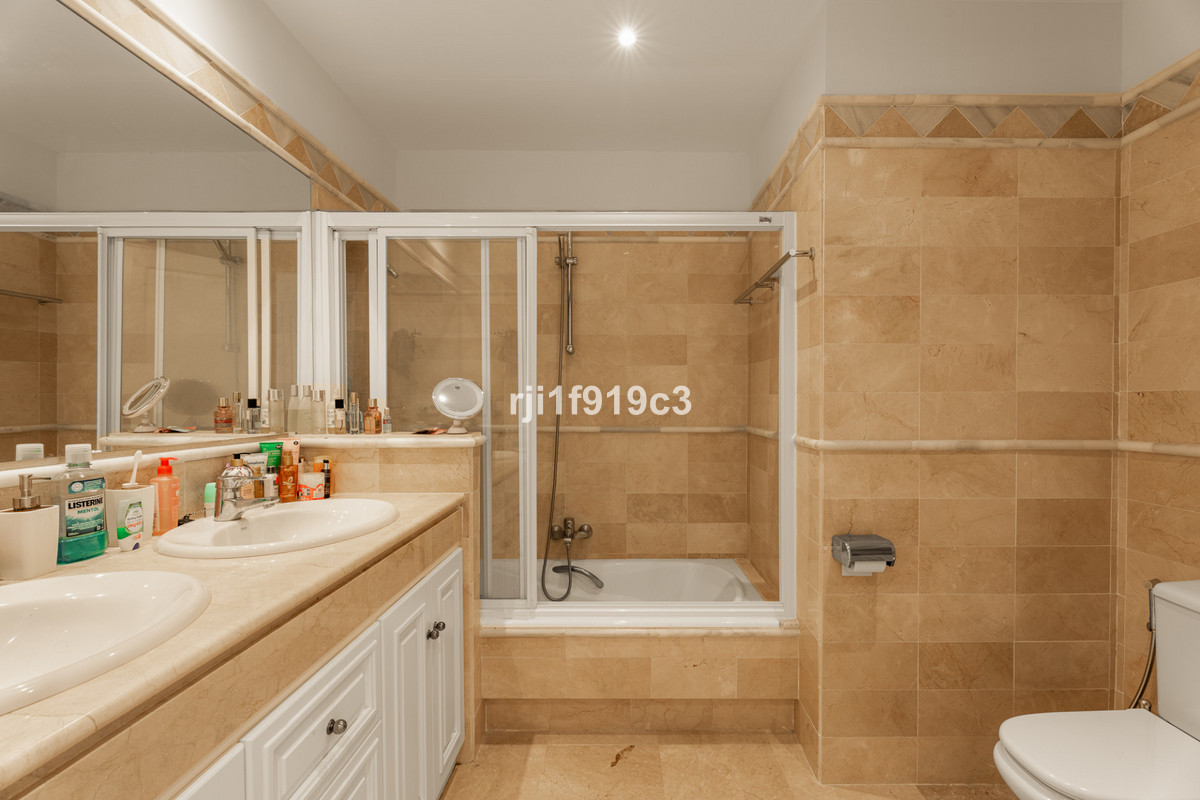 3 Bed Apartment for sale in Elviria Costa Del Sol, Málaga, Spain
