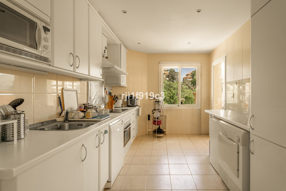3 Bed Apartment for sale in Elviria Costa Del Sol, Málaga, Spain