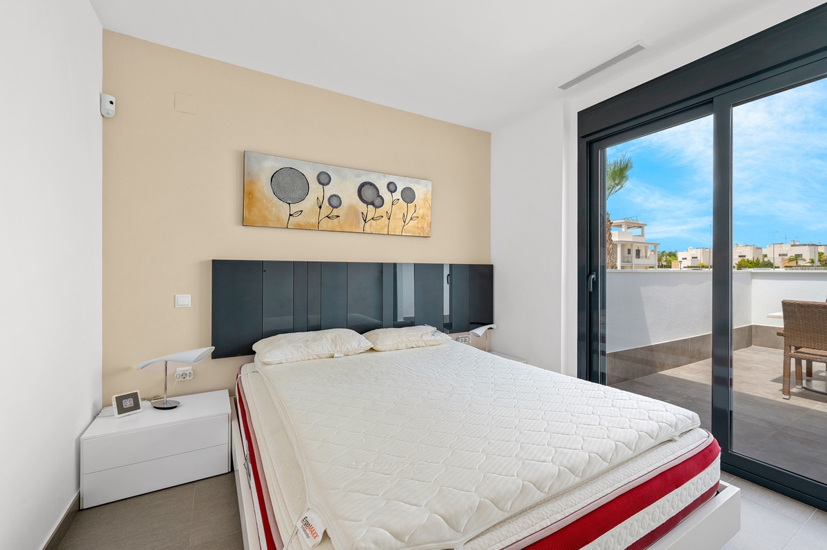 Se vende Villa - Chalet de 3 dormitorios en Costa Blanca, Alicante, España