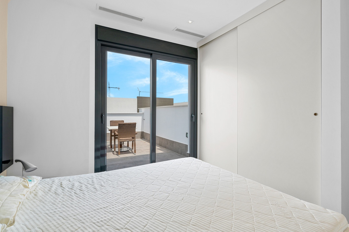 Se vende Villa - Chalet de 3 dormitorios en Costa Blanca, Alicante, España