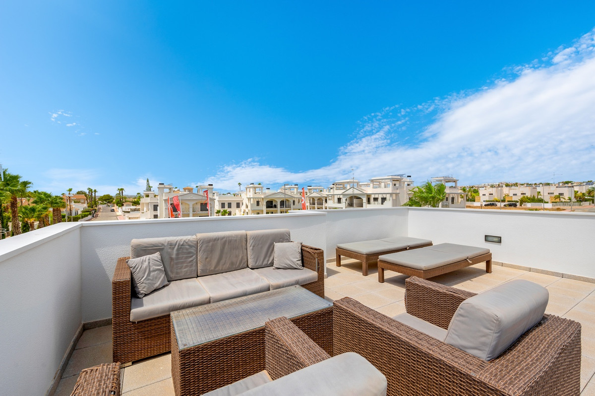 Se vende Villa - Chalet de 3 dormitorios en Costa Blanca, Alicante, España