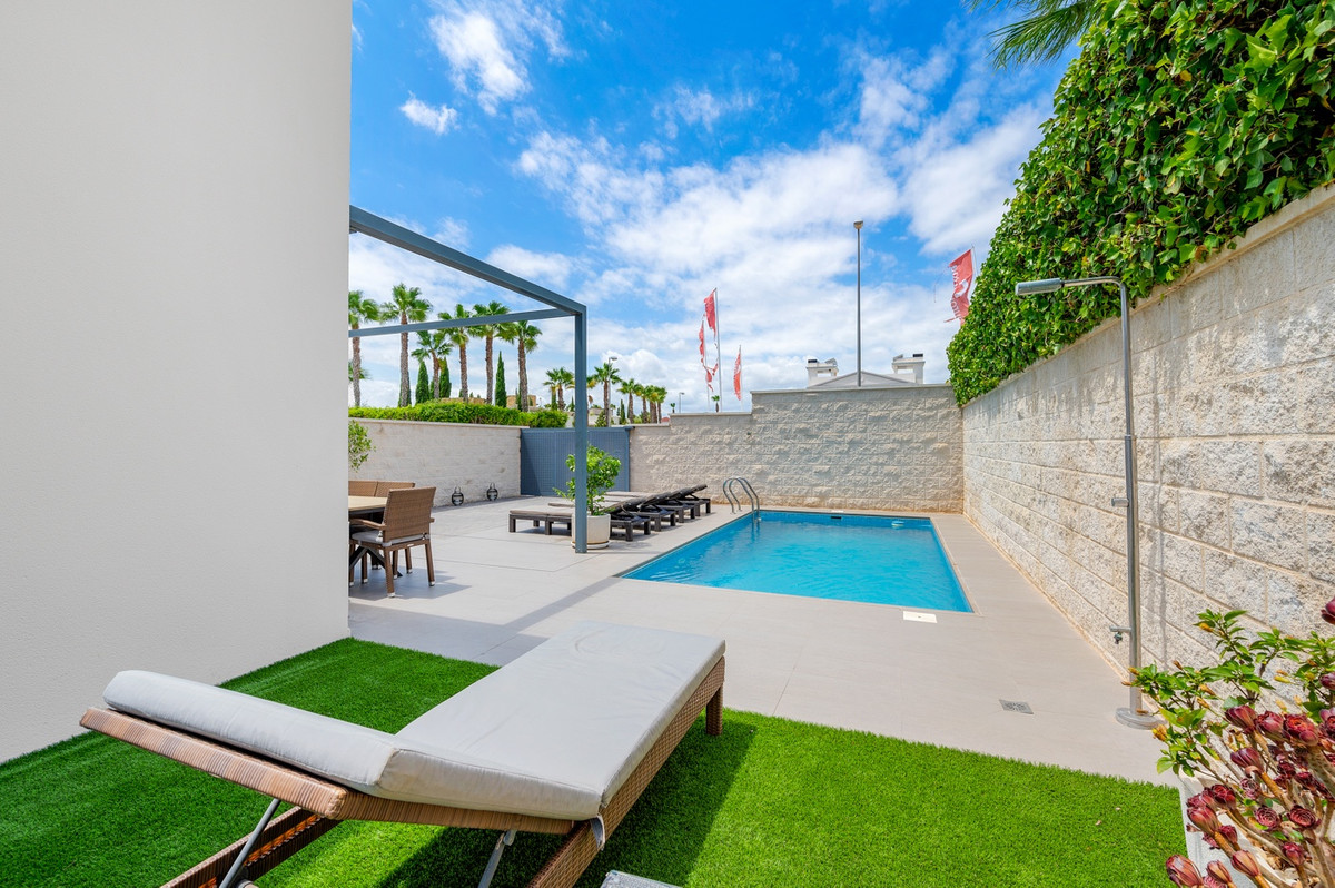 Se vende Villa - Chalet de 3 dormitorios en Costa Blanca, Alicante, España