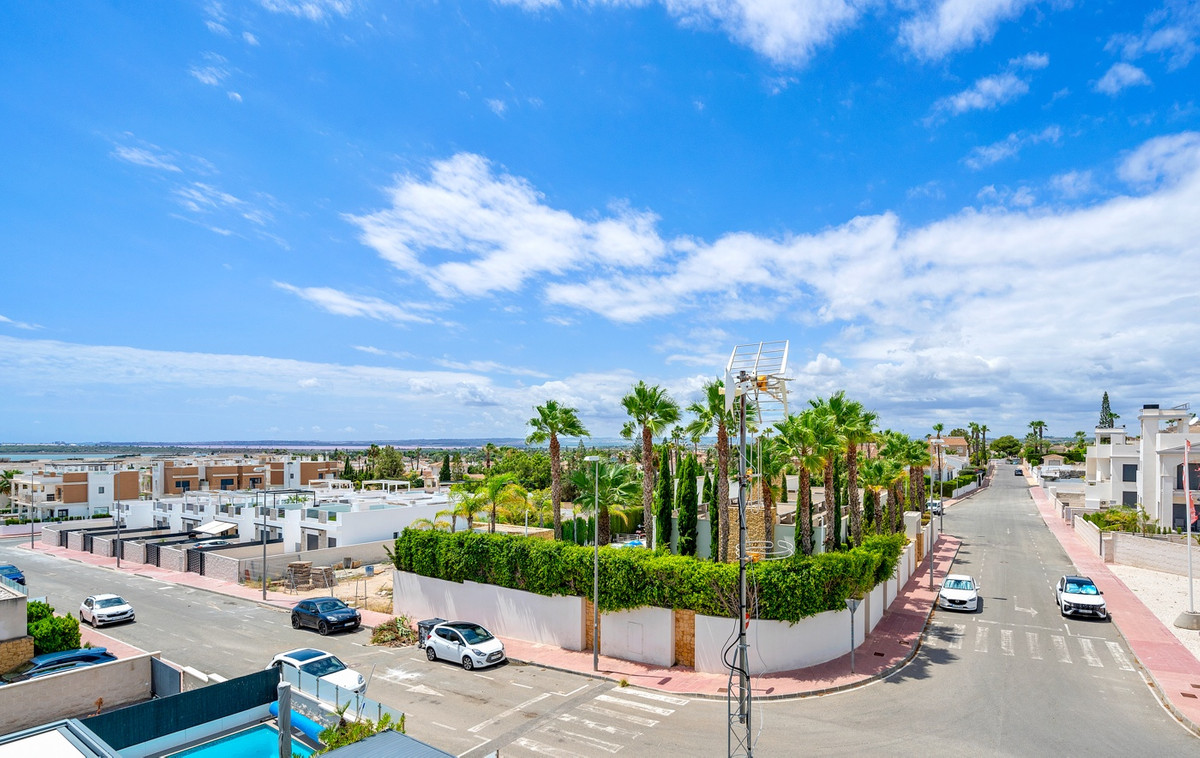 Se vende Villa - Chalet de 3 dormitorios en Costa Blanca, Alicante, España