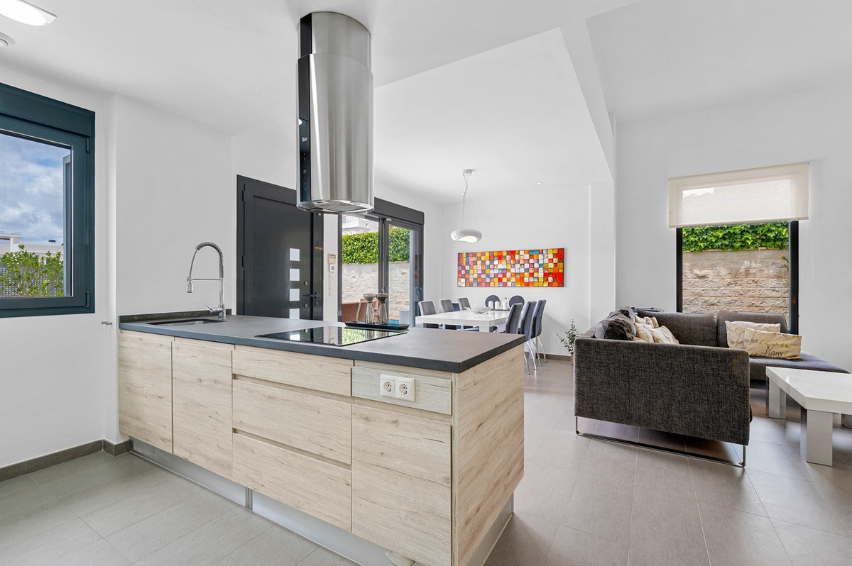 Se vende Villa - Chalet de 3 dormitorios en Costa Blanca, Alicante, España