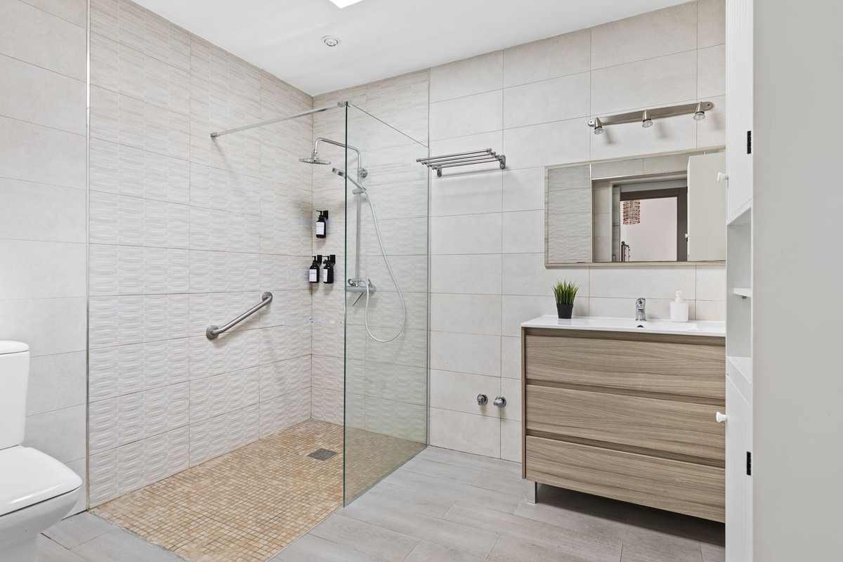 4 Bed Townhouse for sale in Fuengirola Costa Del Sol, Málaga, Spain
