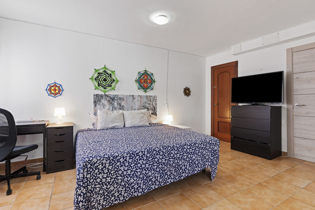 4 Bed Townhouse for sale in Fuengirola Costa Del Sol, Málaga, Spain