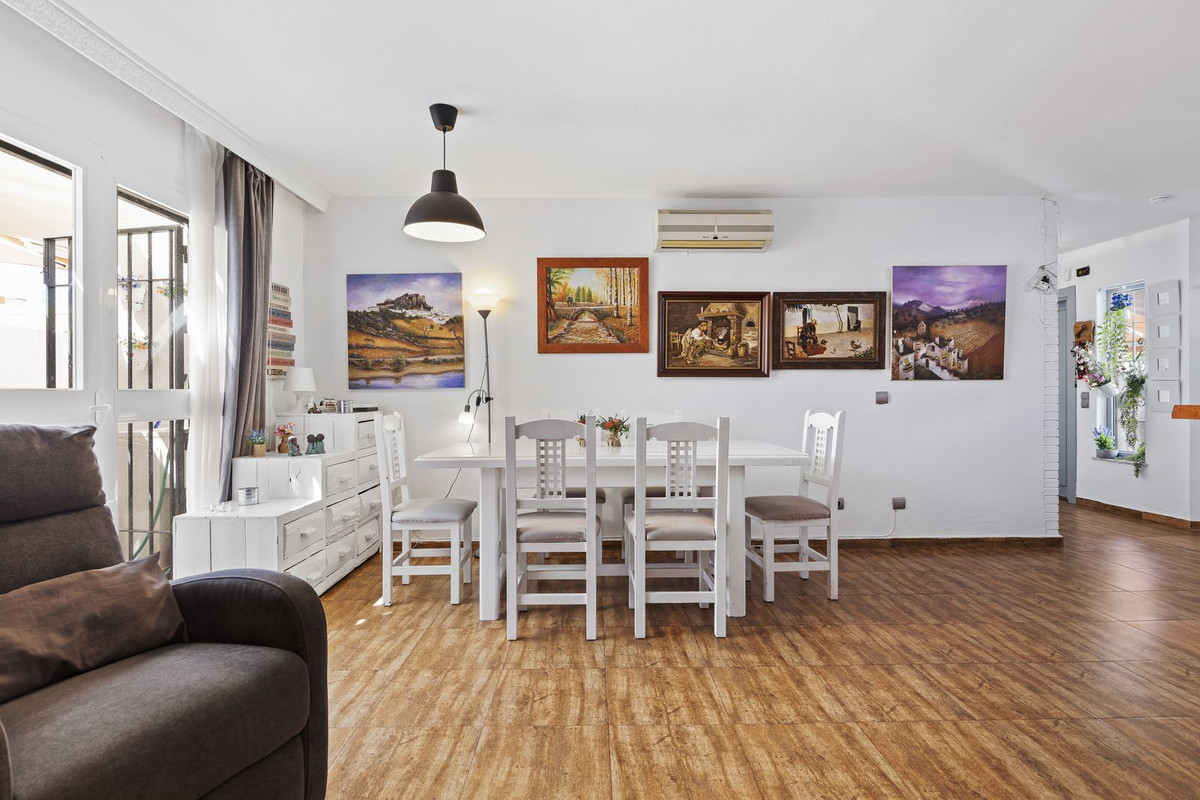 4 Bed Townhouse for sale in Fuengirola Costa Del Sol, Málaga, Spain