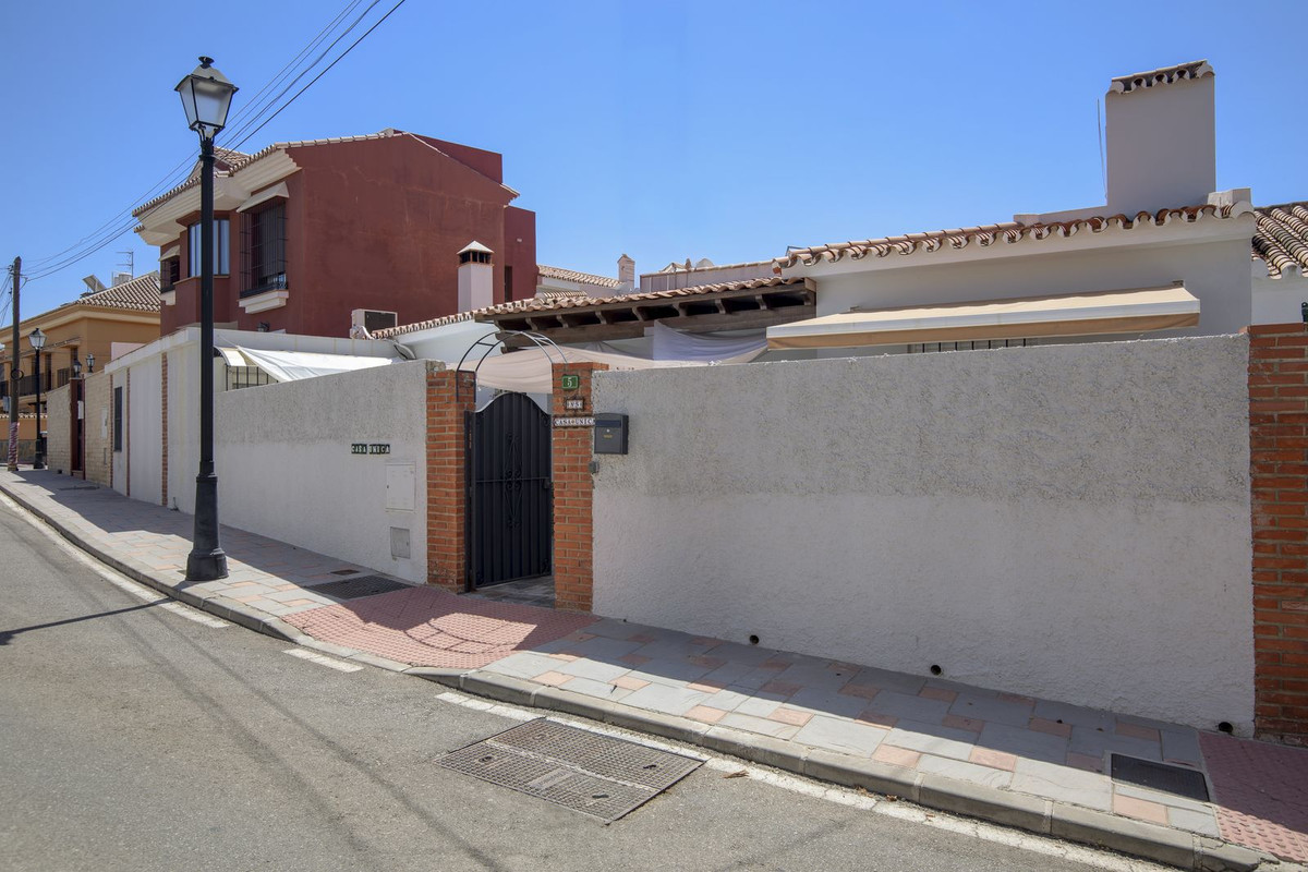4 Bed Townhouse for sale in Fuengirola Costa Del Sol, Málaga, Spain