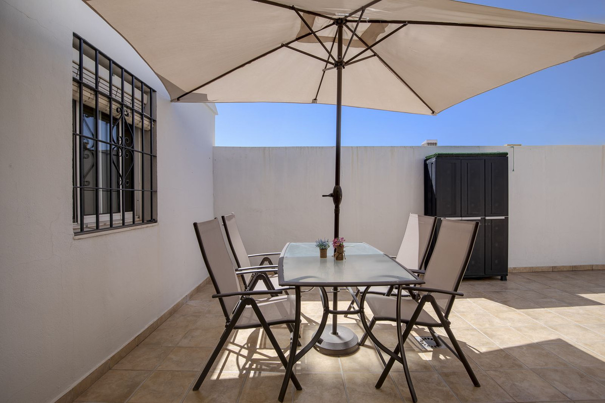 4 Bed Townhouse for sale in Fuengirola Costa Del Sol, Málaga, Spain