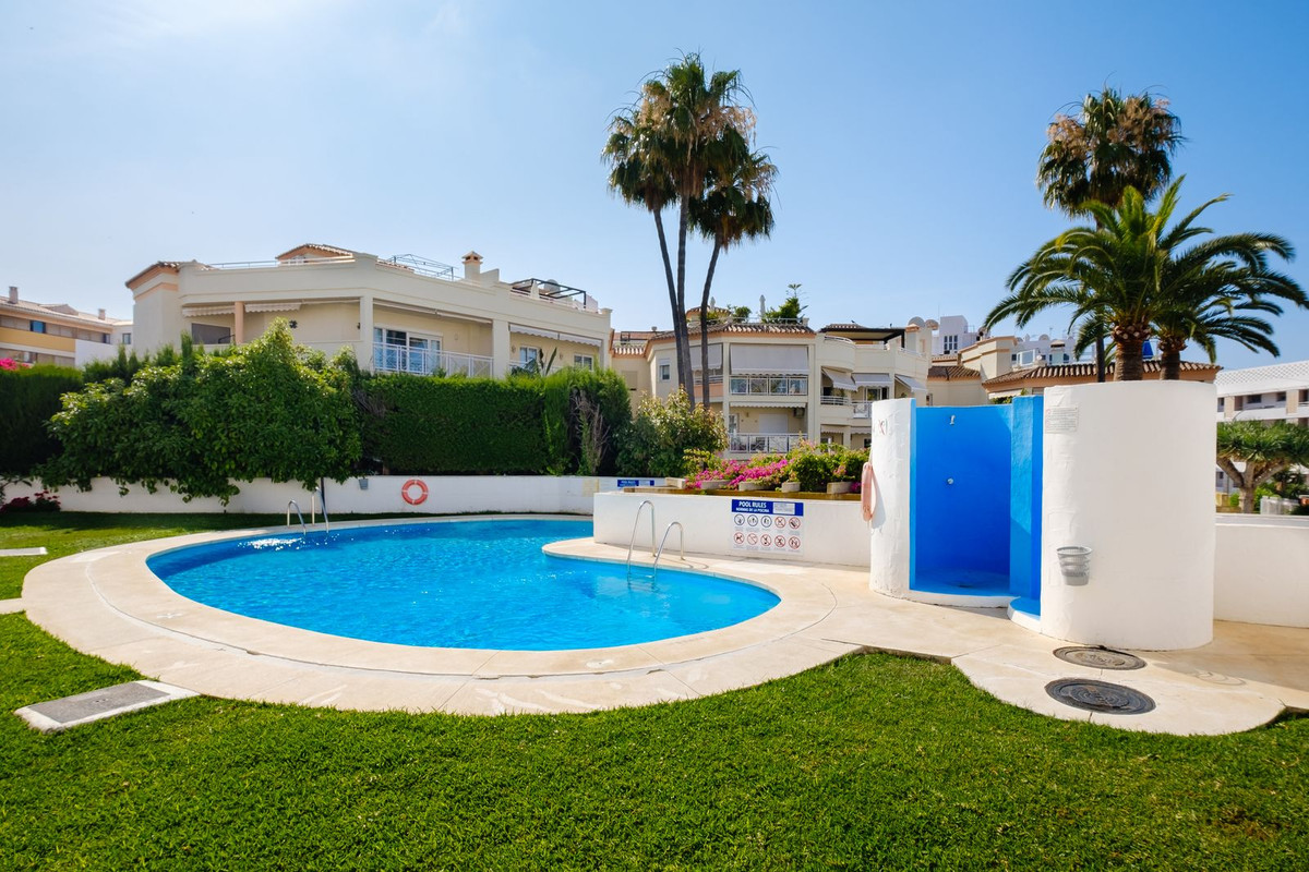 2 Bed Apartment for sale in Nerja Costa Del Sol East, Málaga, Spain