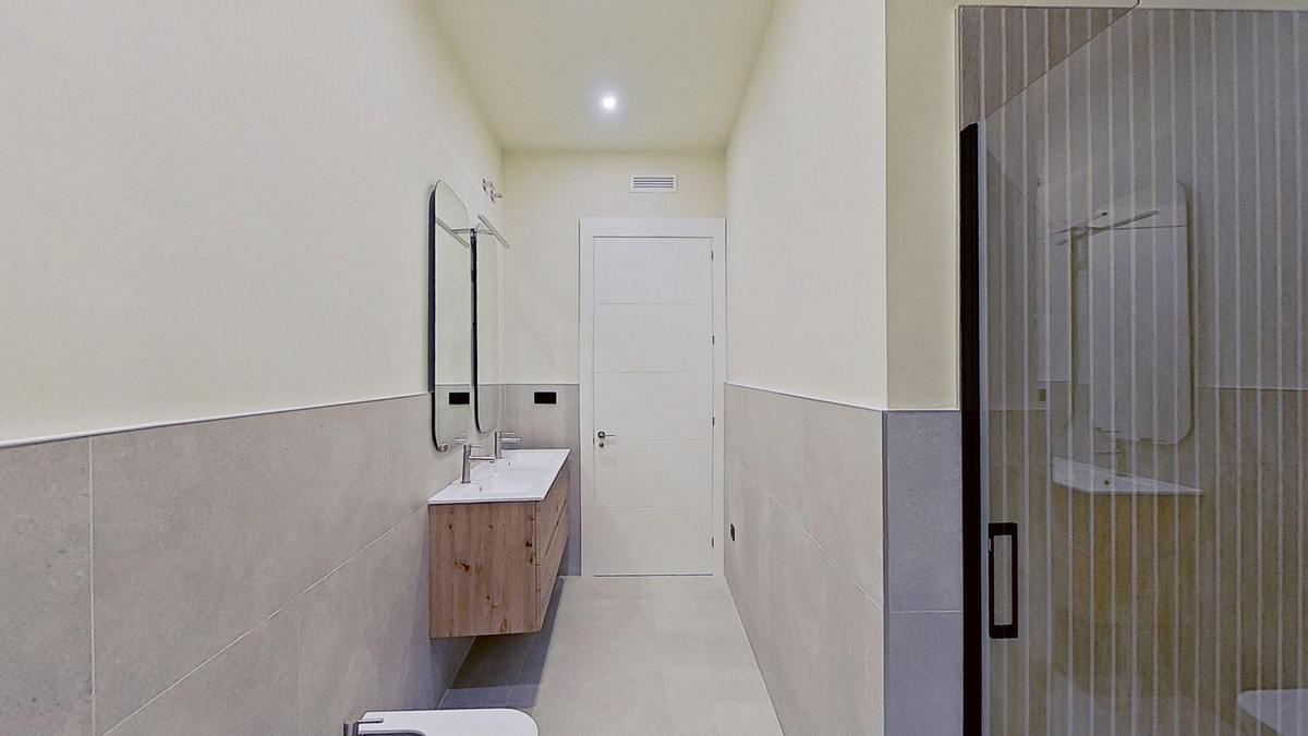 Se vende Apartamento Planta Baja de 2 dormitorios en Málaga Ciudad, Málaga, España
