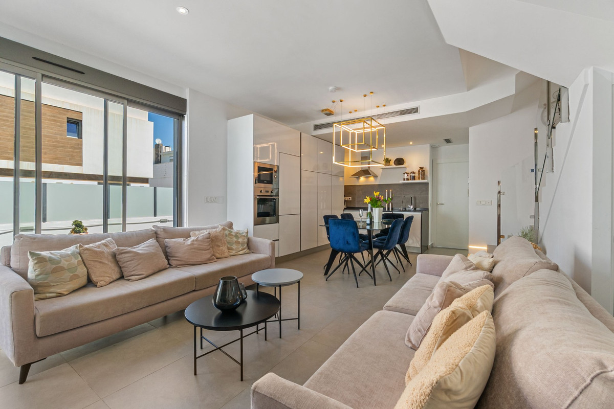 Se vende Villa - Chalet de 3 dormitorios en Costa Blanca, Alicante, España