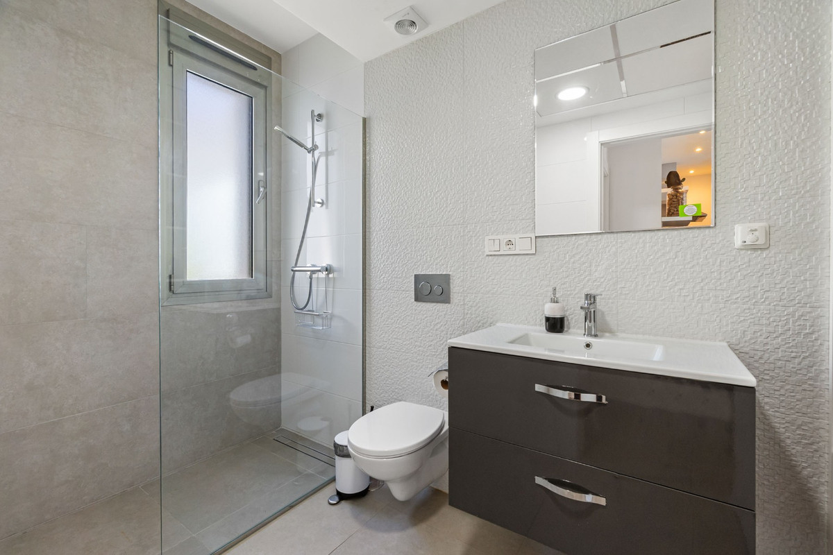 Se vende Villa - Chalet de 3 dormitorios en Costa Blanca, Alicante, España