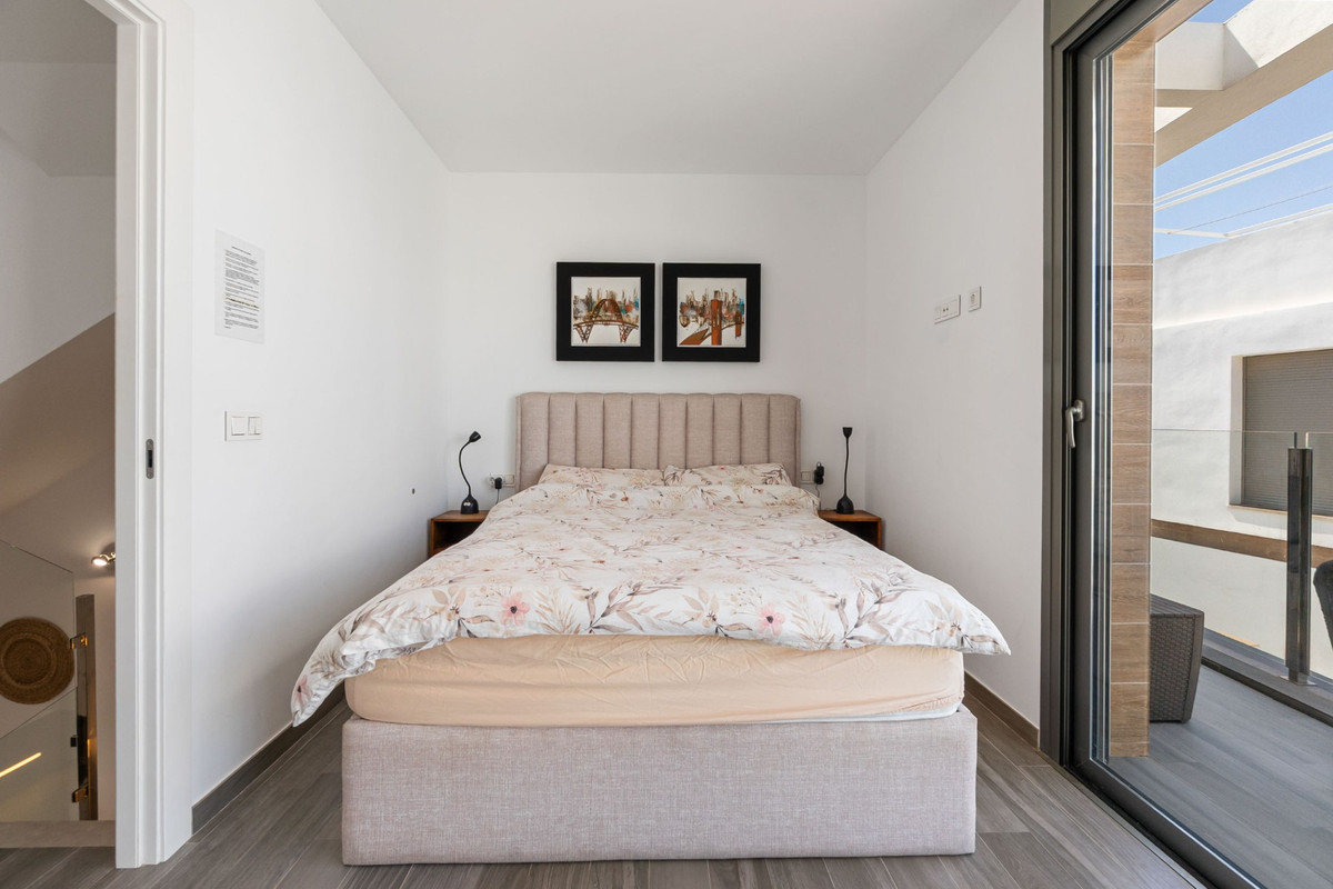Se vende Villa - Chalet de 3 dormitorios en Costa Blanca, Alicante, España