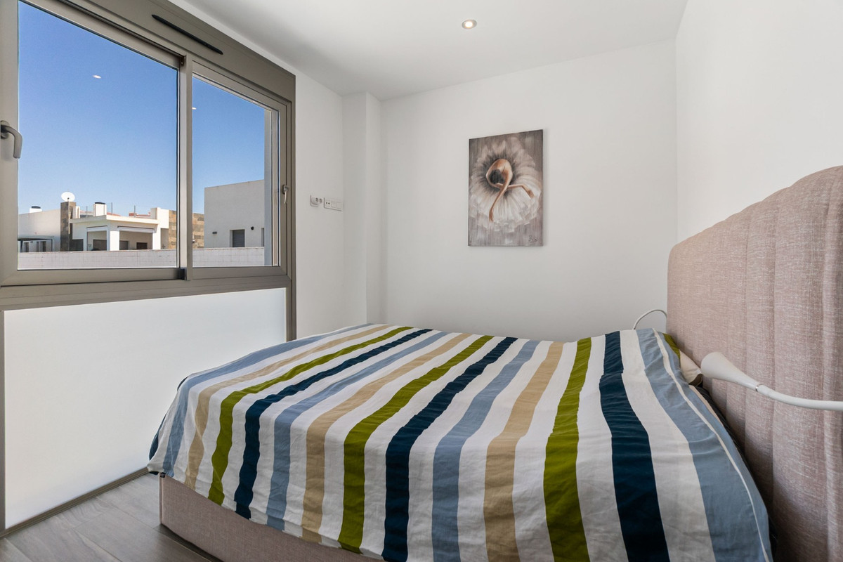 Se vende Villa - Chalet de 3 dormitorios en Costa Blanca, Alicante, España