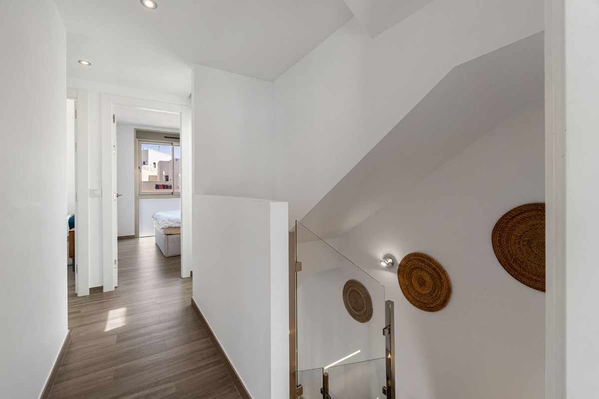 Se vende Villa - Chalet de 3 dormitorios en Costa Blanca, Alicante, España