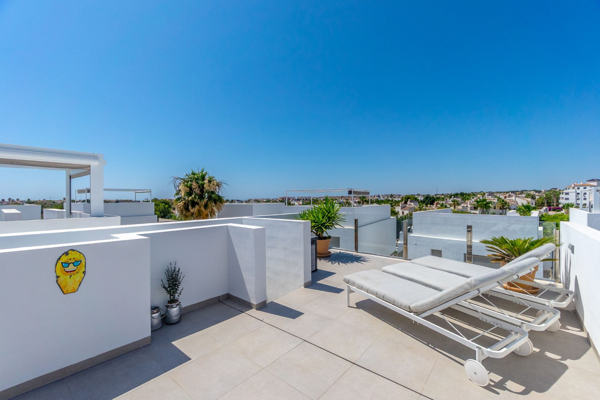 Se vende Villa - Chalet de 3 dormitorios en Costa Blanca, Alicante, España