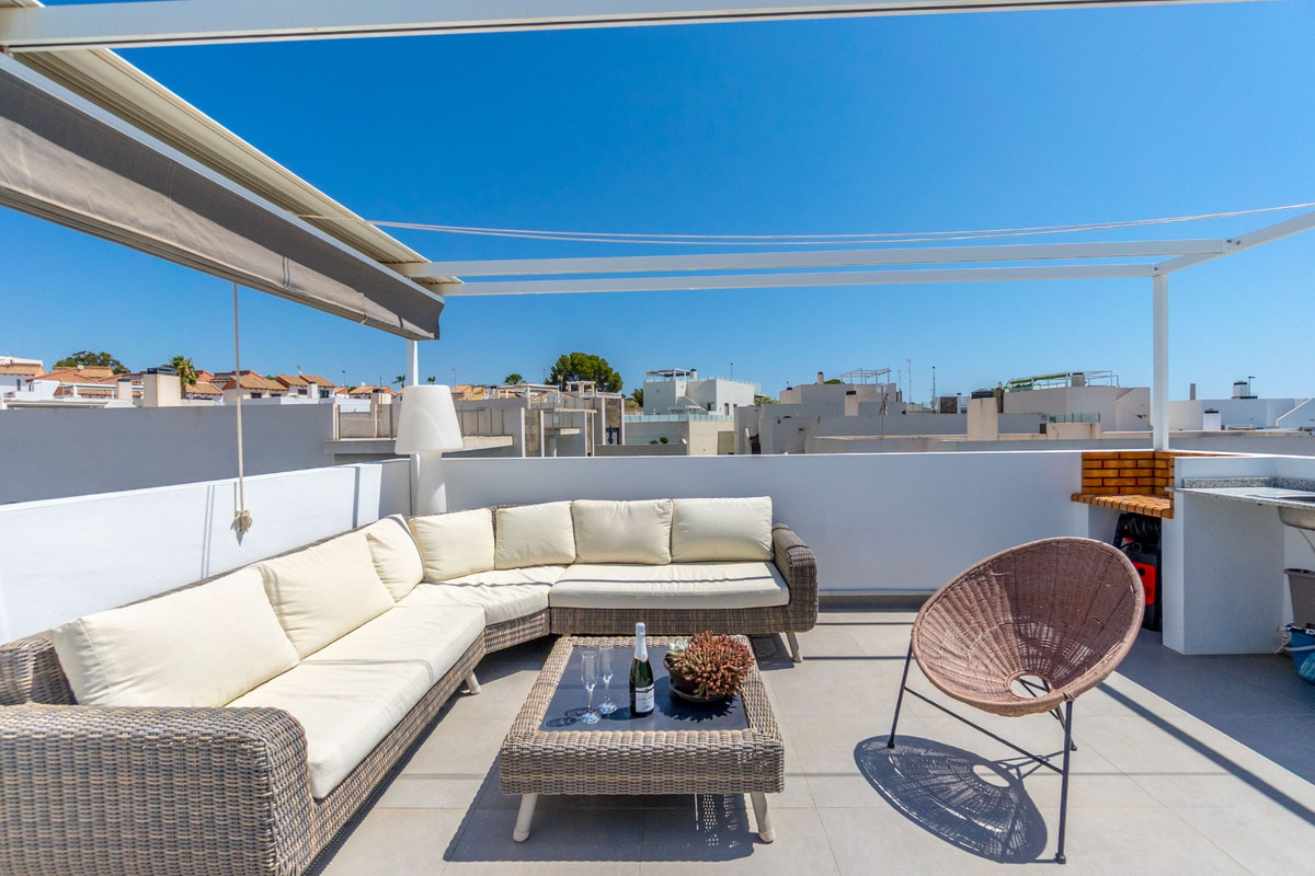 Se vende Villa - Chalet de 3 dormitorios en Costa Blanca, Alicante, España