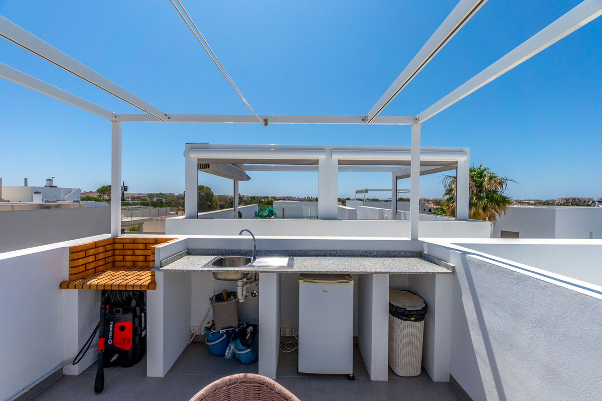 Se vende Villa - Chalet de 3 dormitorios en Costa Blanca, Alicante, España