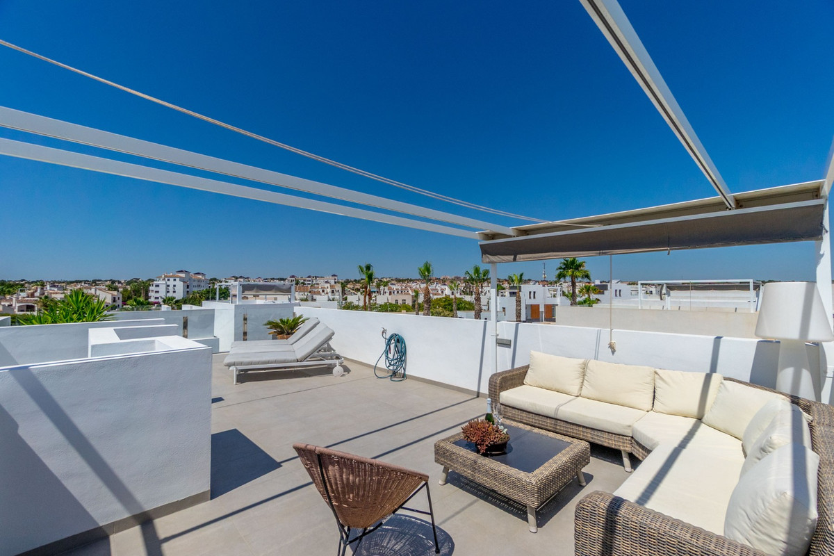 Se vende Villa - Chalet de 3 dormitorios en Costa Blanca, Alicante, España