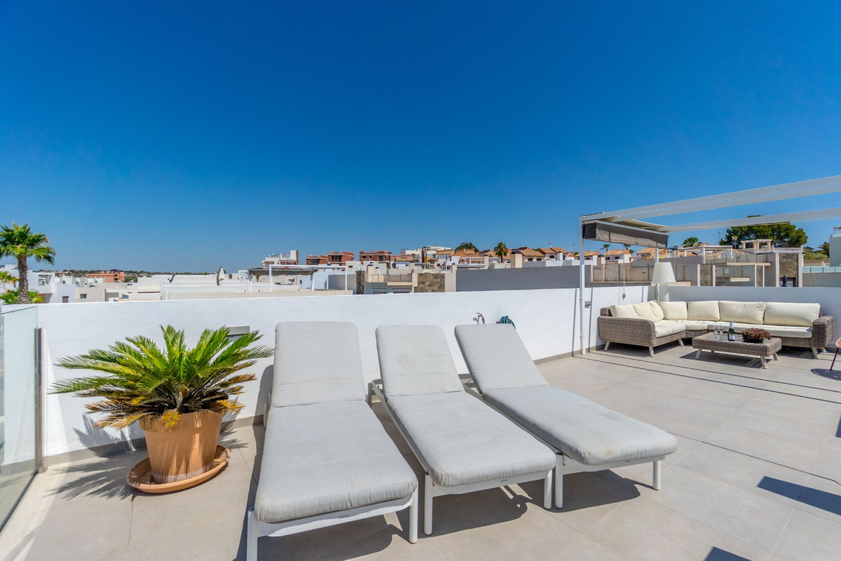 Se vende Villa - Chalet de 3 dormitorios en Costa Blanca, Alicante, España