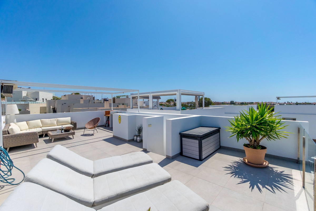 Se vende Villa - Chalet de 3 dormitorios en Costa Blanca, Alicante, España