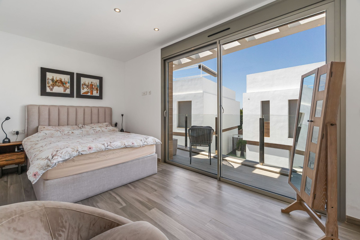 Se vende Villa - Chalet de 3 dormitorios en Costa Blanca, Alicante, España