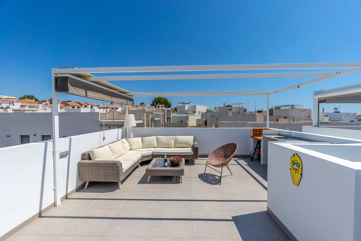 Se vende Villa - Chalet de 3 dormitorios en Costa Blanca, Alicante, España
