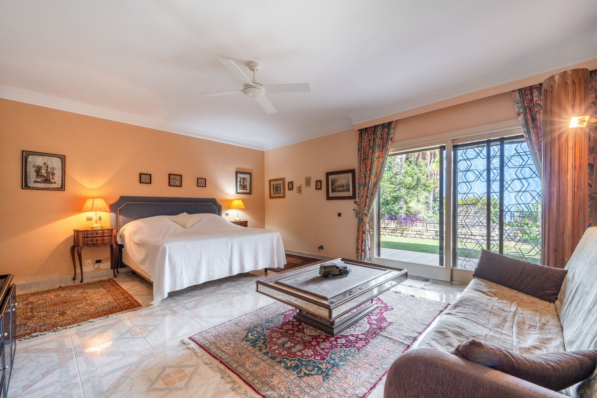 Se vende Villa - Chalet de 9 dormitorios en Costa Del Sol, Málaga, España