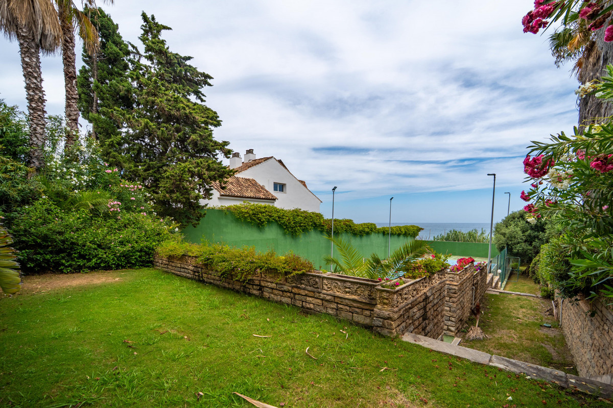 Se vende Villa - Chalet de 9 dormitorios en Costa Del Sol, Málaga, España