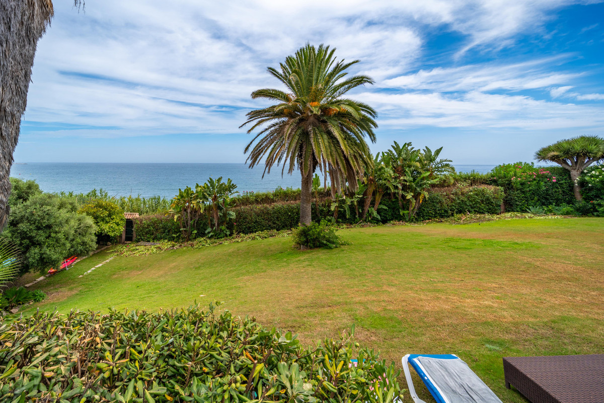 Se vende Villa - Chalet de 9 dormitorios en Costa Del Sol, Málaga, España
