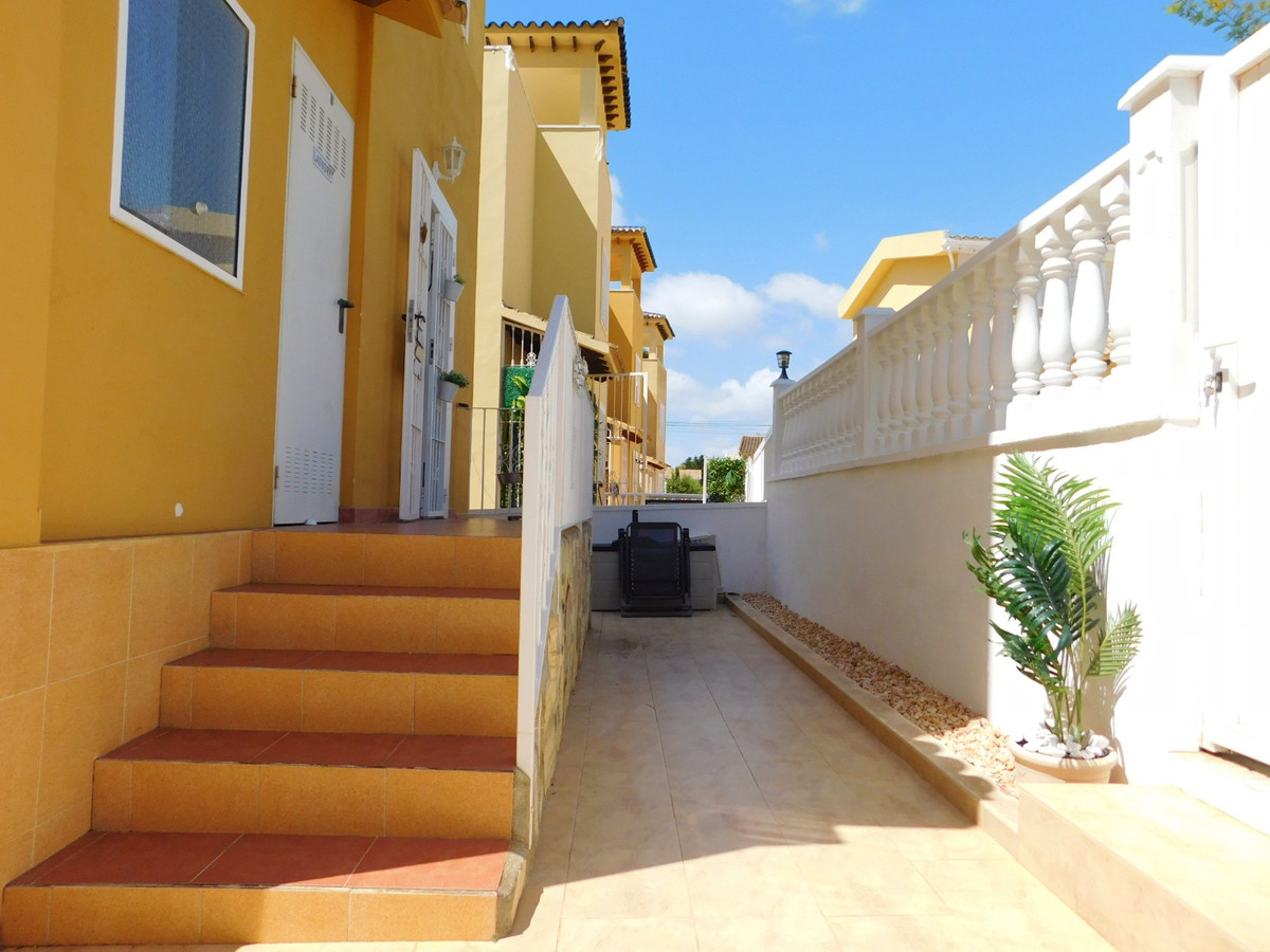 Se vende Villa - Chalet de 3 dormitorios en Costa Blanca, Alicante, España