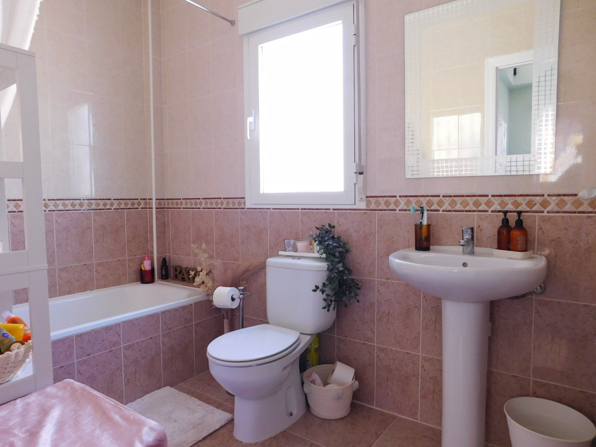 Se vende Villa - Chalet de 3 dormitorios en Costa Blanca, Alicante, España