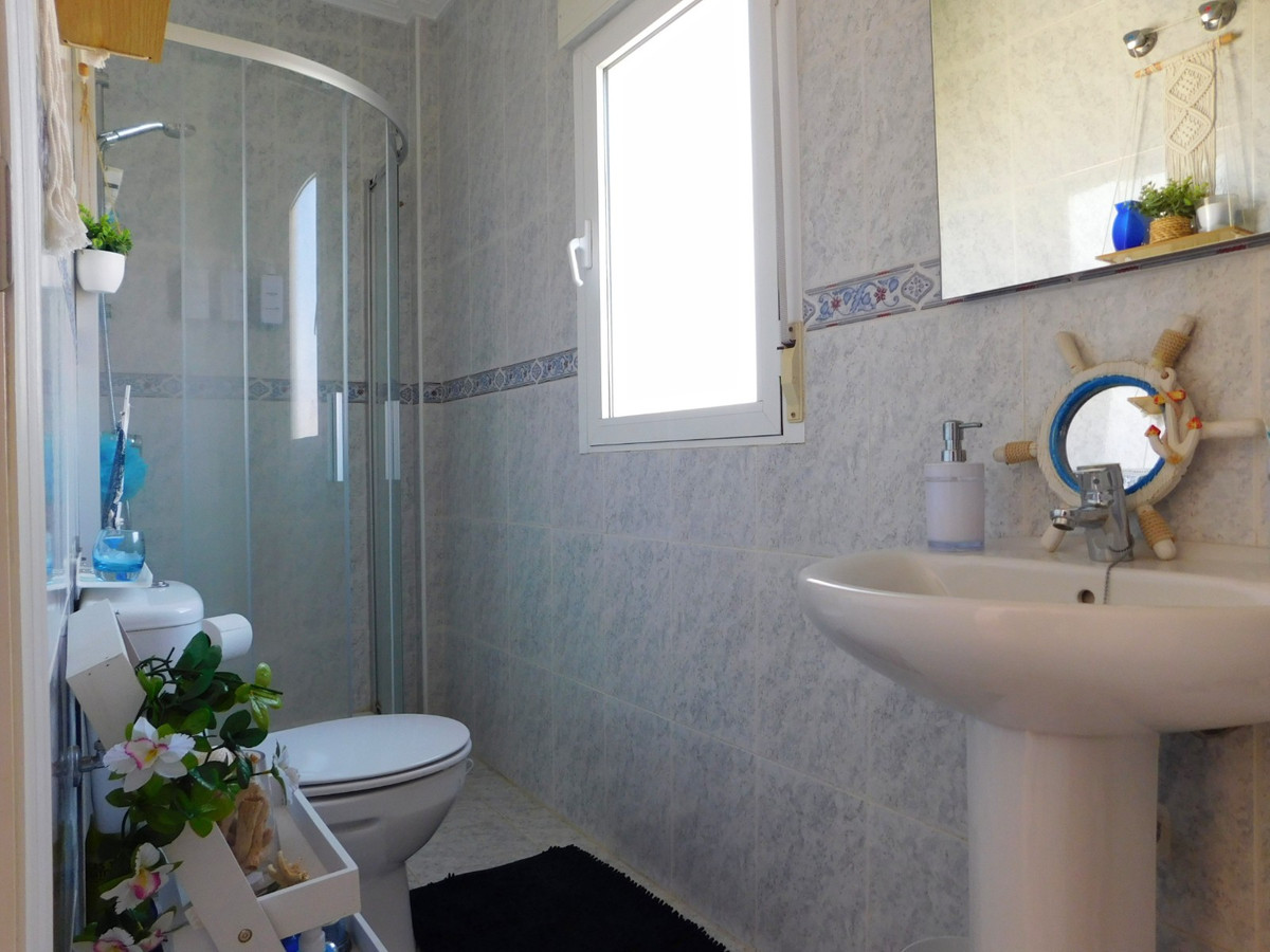 Se vende Villa - Chalet de 3 dormitorios en Costa Blanca, Alicante, España