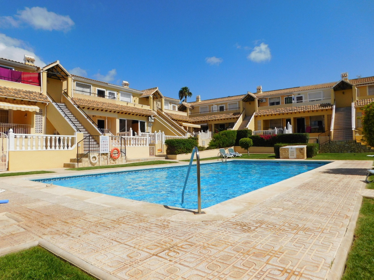 Se vende Villa - Chalet de 3 dormitorios en Costa Blanca, Alicante, España