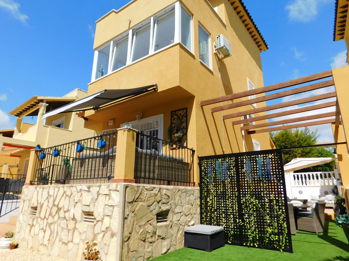 Se vende Villa - Chalet de 3 dormitorios en Costa Blanca, Alicante, España