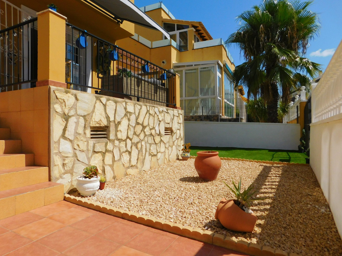Se vende Villa - Chalet de 3 dormitorios en Costa Blanca, Alicante, España