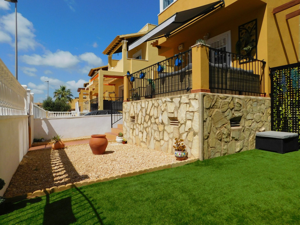 Se vende Villa - Chalet de 3 dormitorios en Costa Blanca, Alicante, España