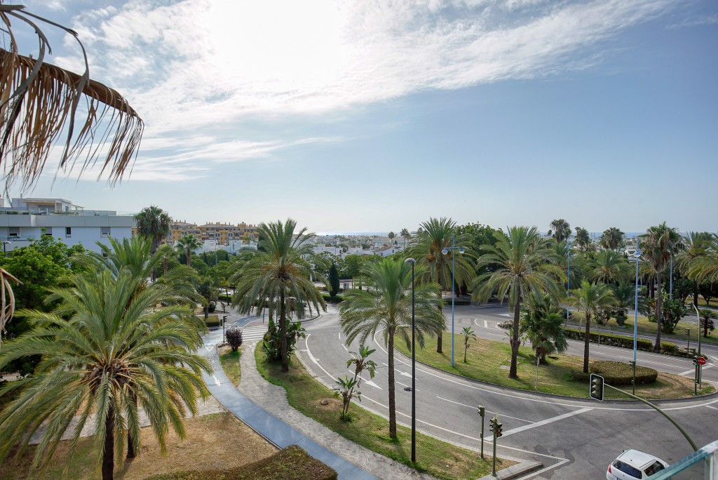 3 Bed Apartment for sale in San Pedro De Alcántara Costa Del Sol, Málaga, Spain