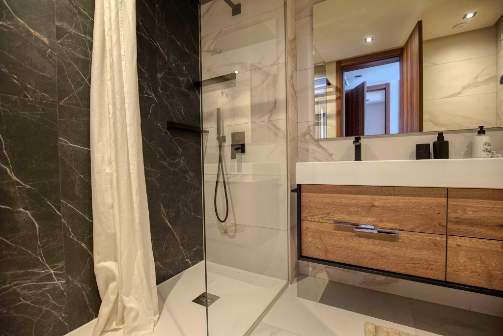 3 Bed Apartment for sale in San Pedro De Alcántara Costa Del Sol, Málaga, Spain